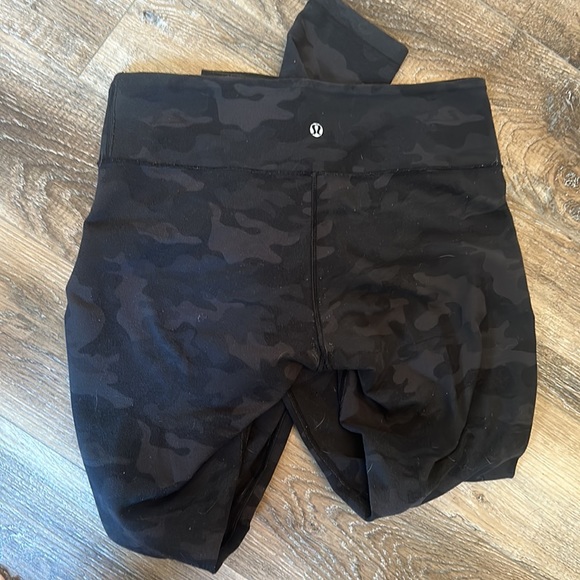 Lululemon wunderunder camo denim material leggings - Picture 2 of 3